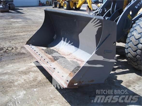 Volvo L50G Pale gommate