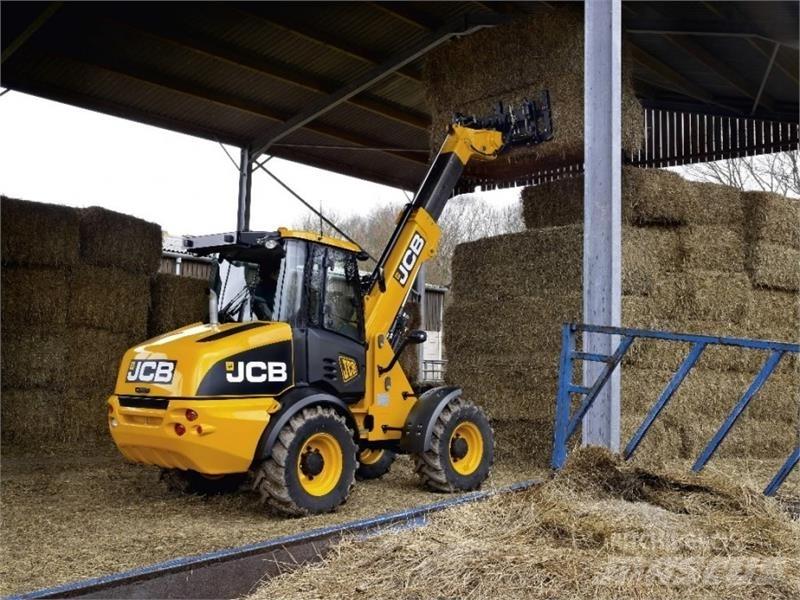 JCB TM220 Pale gommate
