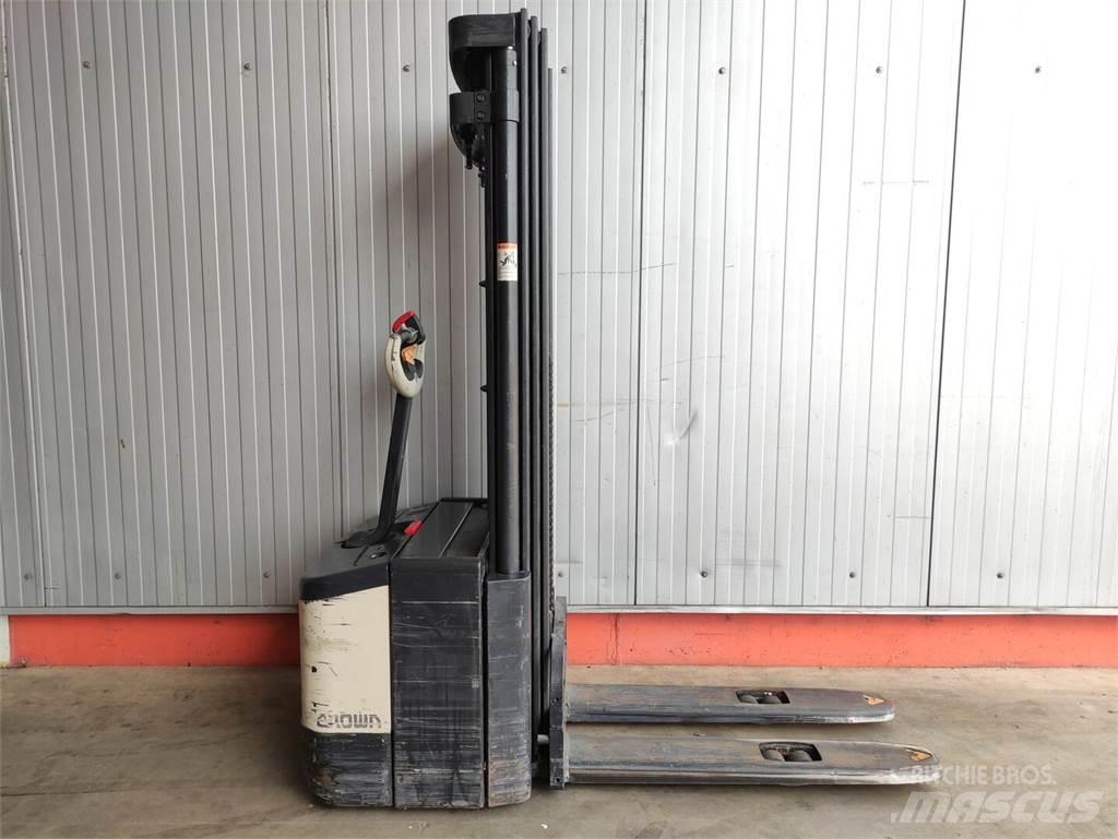 Crown WE2300-1.6-TT Transpallet uomo a terra