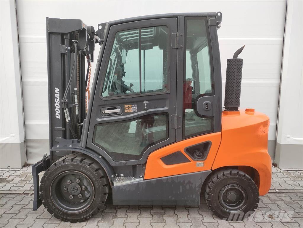 Doosan D35C-9 Carrelli elevatori diesel