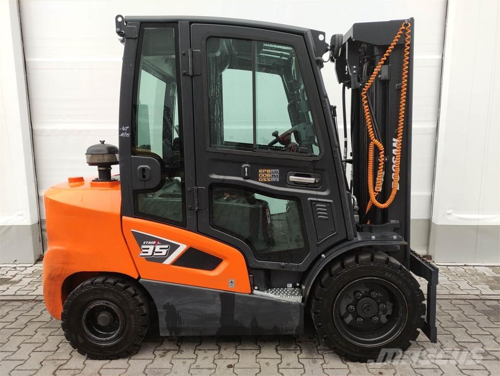 Doosan D35C-9 Carrelli elevatori diesel