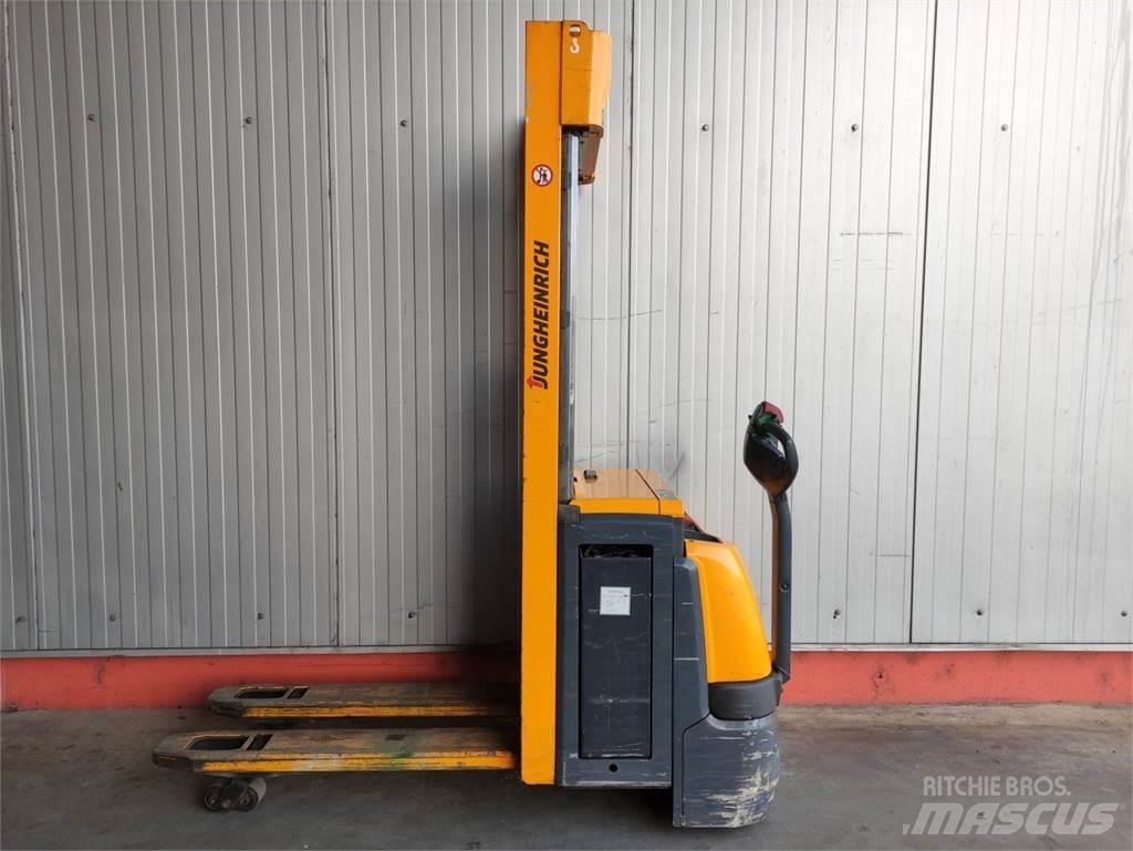 Jungheinrich EJC 212 Z Transpallet uomo a terra