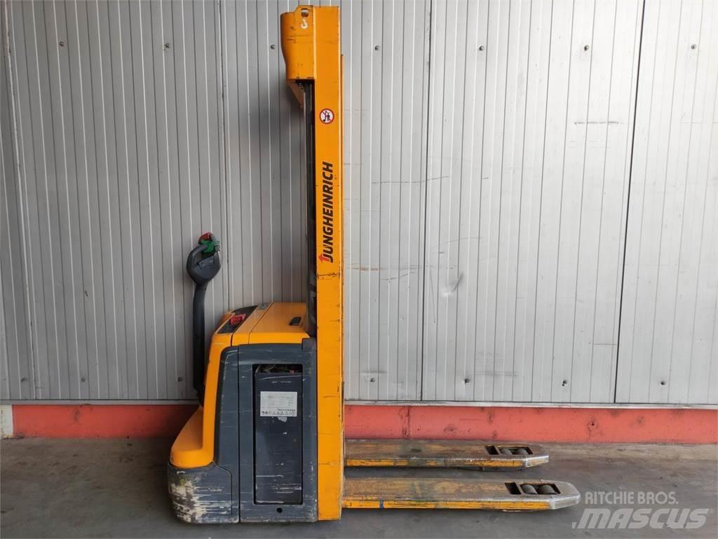 Jungheinrich EJC 212 Z Transpallet uomo a terra