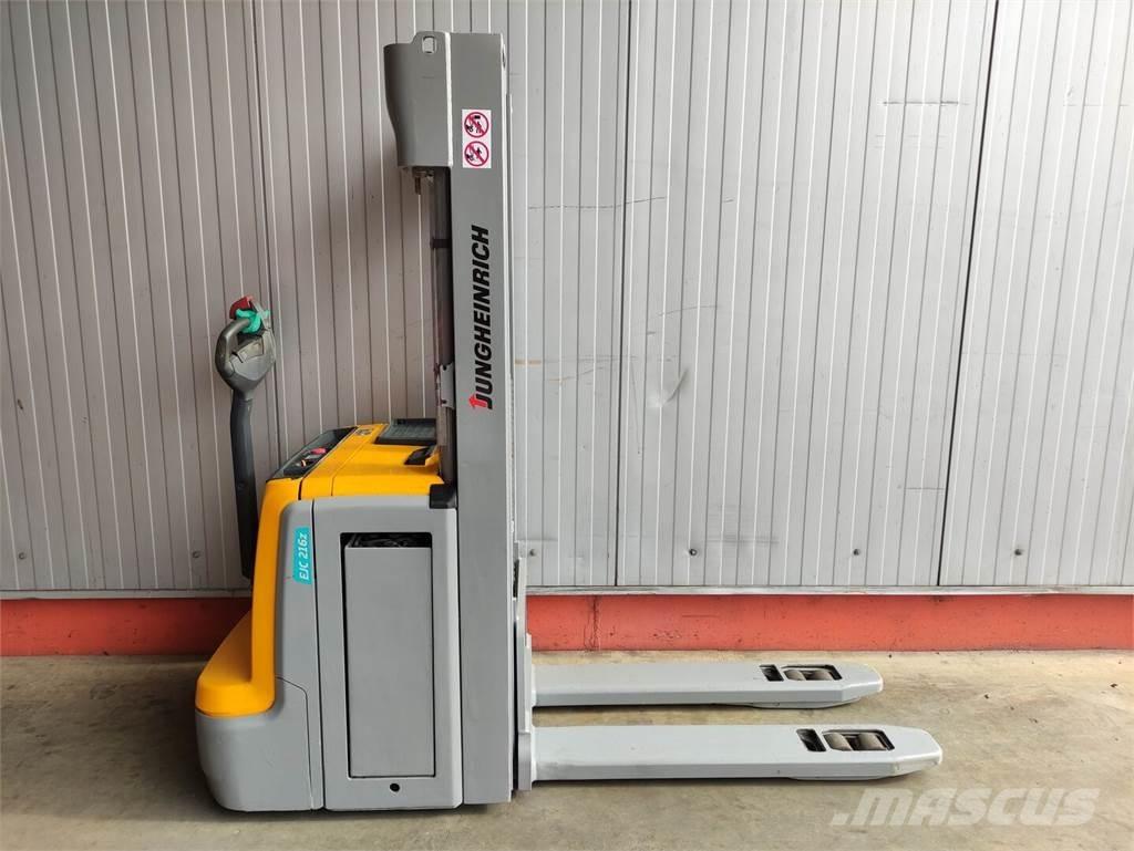 Jungheinrich EJC216z Transpallet uomo a terra