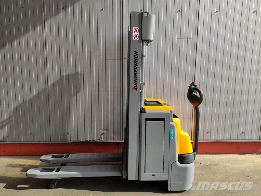 Jungheinrich EJC216z Transpallet uomo a terra