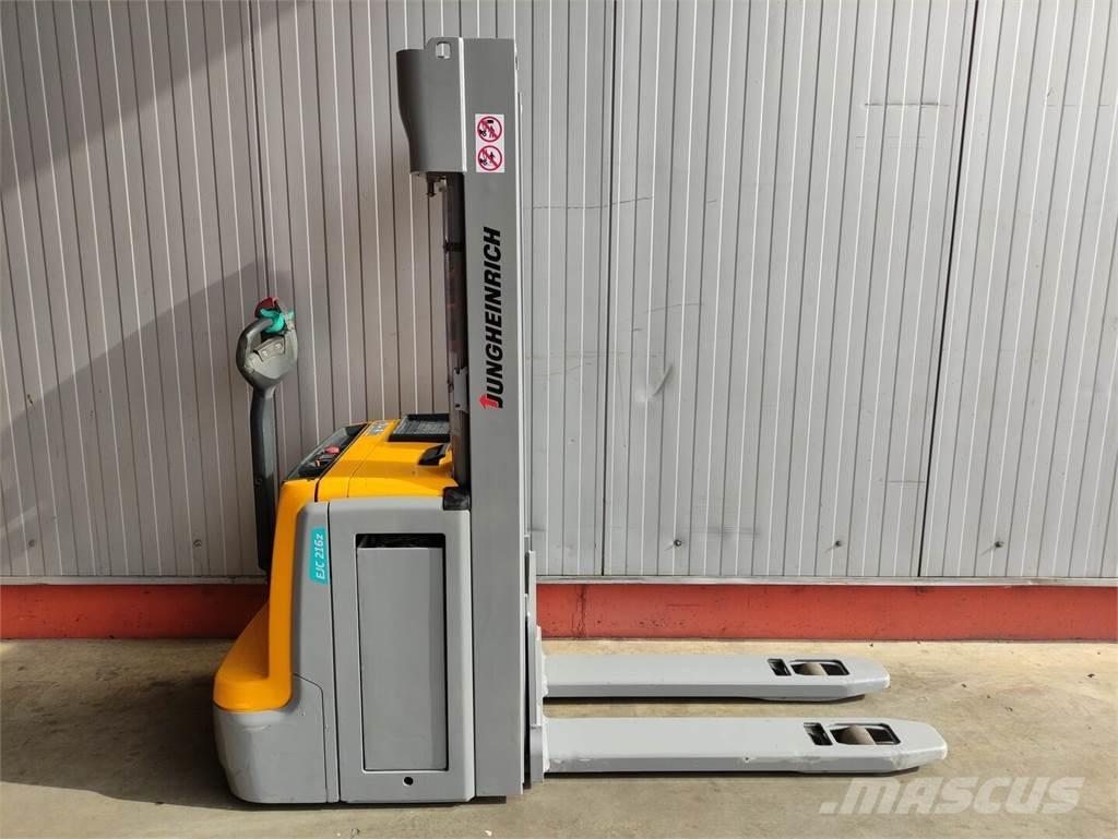 Jungheinrich EJC216z Transpallet uomo a terra