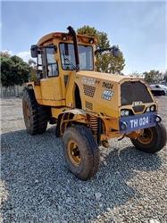 Bell 4X HAULER TRACTORS