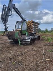 John Deere 810 E