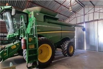 John Deere S670