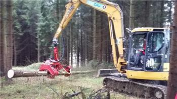 Komatsu PC88 mit Tapio 600