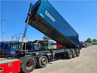 AMT 30m3 + 18m3 top //Tipper//Top condition