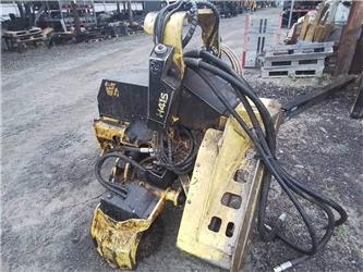 John Deere H415