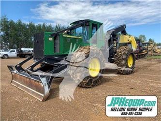 John Deere 748H
