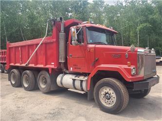 Autocar WHITE GMC TRI AXLE