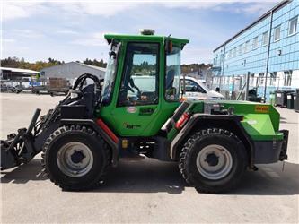 LM Trac 586