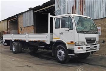 UD 90 8 ton dropside