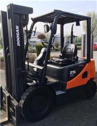 Doosan D25S-5