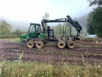 John Deere 810 E