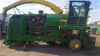 John Deere 7300  hook