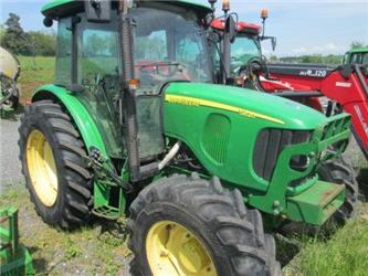 John Deere 5820
