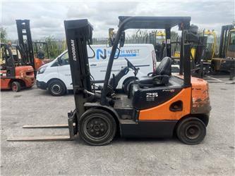 Doosan D25S-5