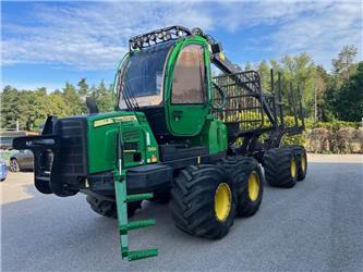 John Deere 810 E
