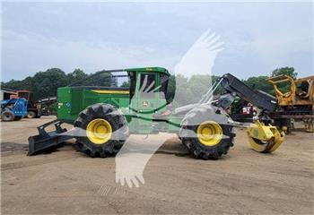 John Deere 748L II