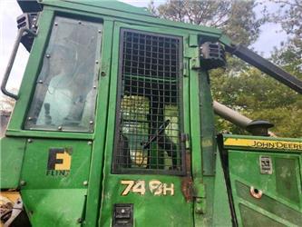 John Deere 748H