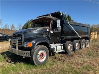 Mack CV713