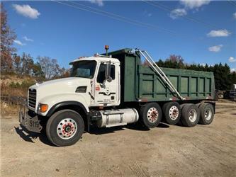 Mack CV713