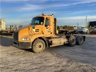 Mack CXN613