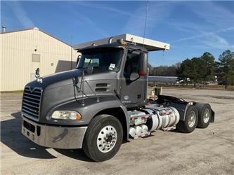 Mack CXU613