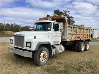 Mack RD688S