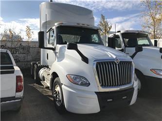 International LT DAYCAB