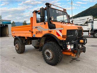 Unimog U 1650 Winterdeinst + Kehrmaschine Pflug Streuer