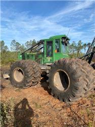 John Deere 748H