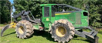 John Deere 748L II