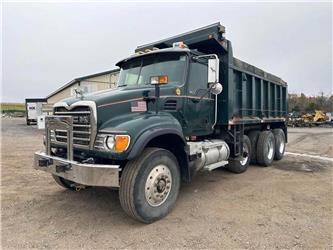 Mack Granite CV713