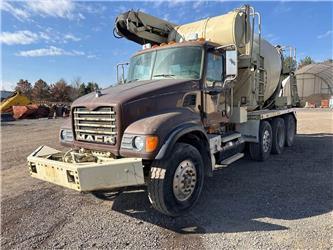 Mack Granite CV713