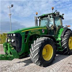 John Deere 8530