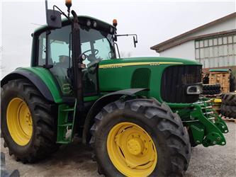 John Deere 6820