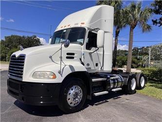 Mack CXU613