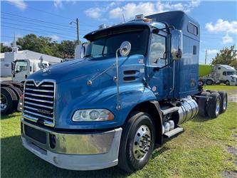Mack CXU613