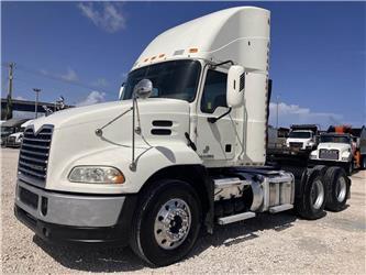 Mack CXU613