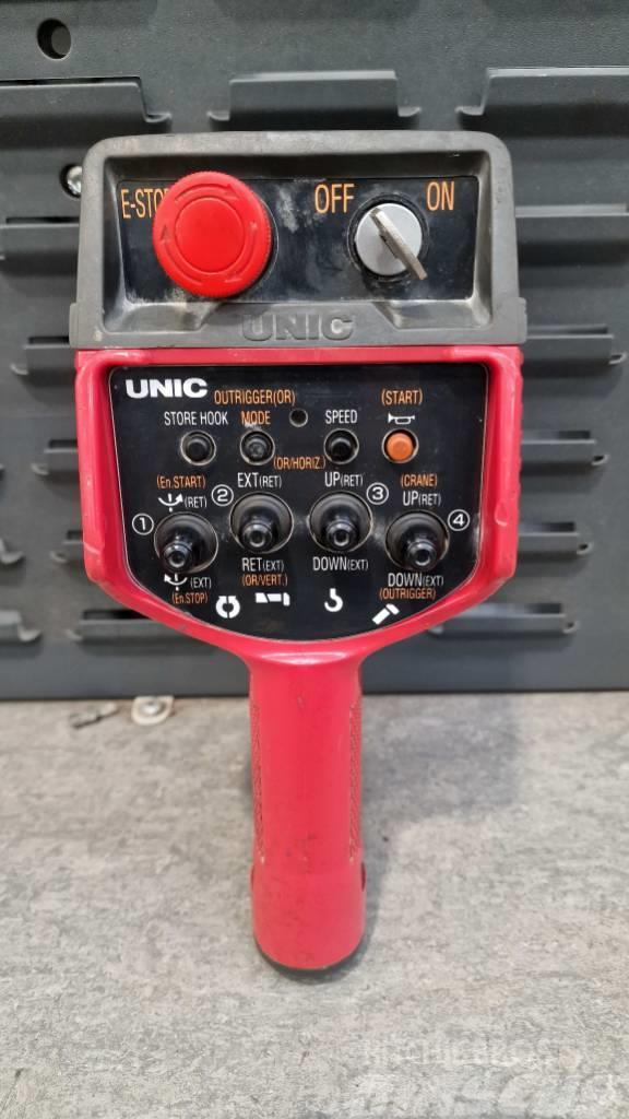 Unic URW-506 CDMER Mini gru