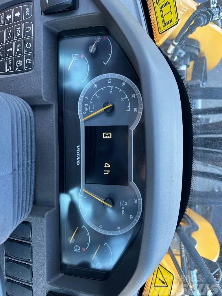Volvo L150H 2023 with CE Pale gommate