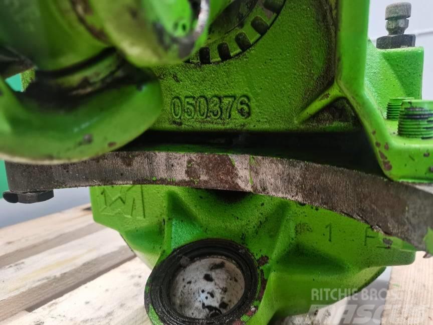 Merlo P 34.7 {050376  front right crossover Assi
