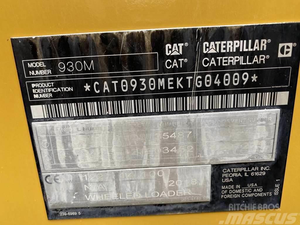 CAT 930M Waste Handler Pale gommate