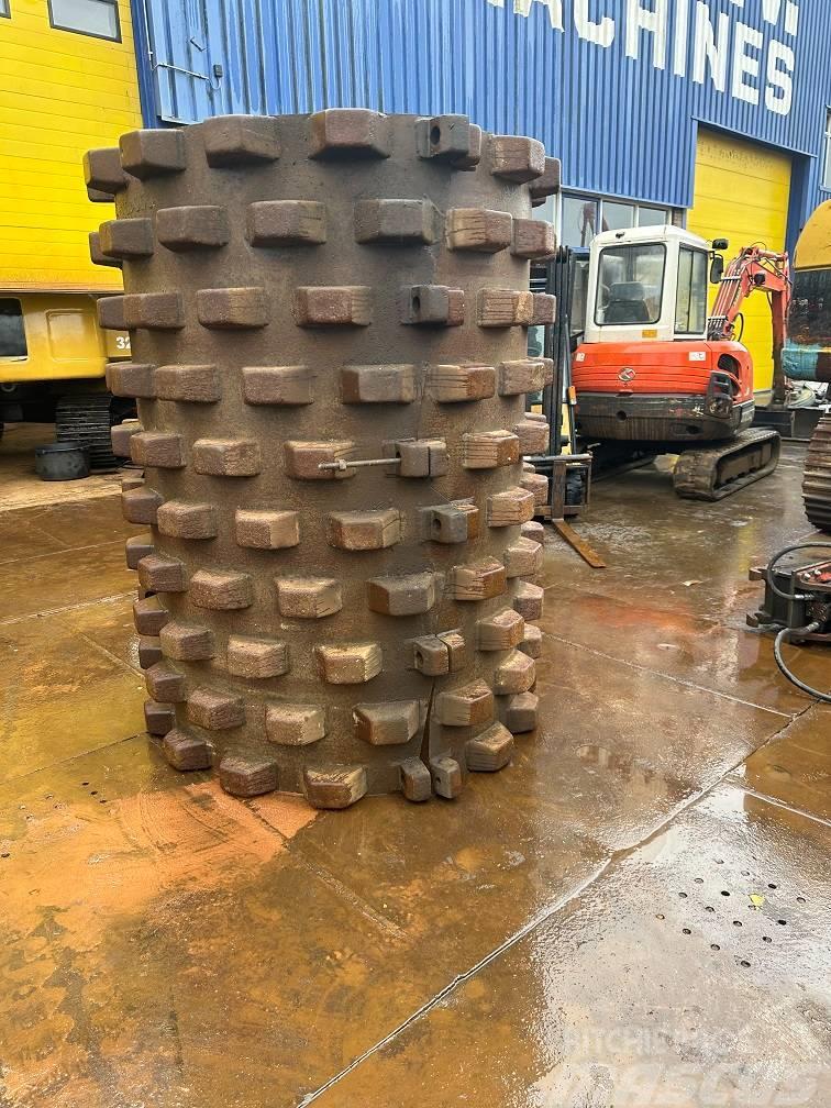 Padfoot shell 146cm diameter Rulli compattatori