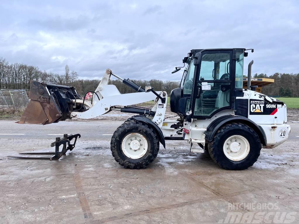CAT 908M FORKS+BUCKET / Low Hours / CE Pale gommate